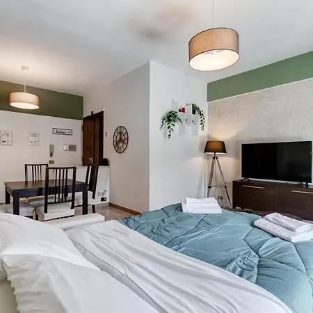 Apartment Near Metro A - Modern Boho Style Rome